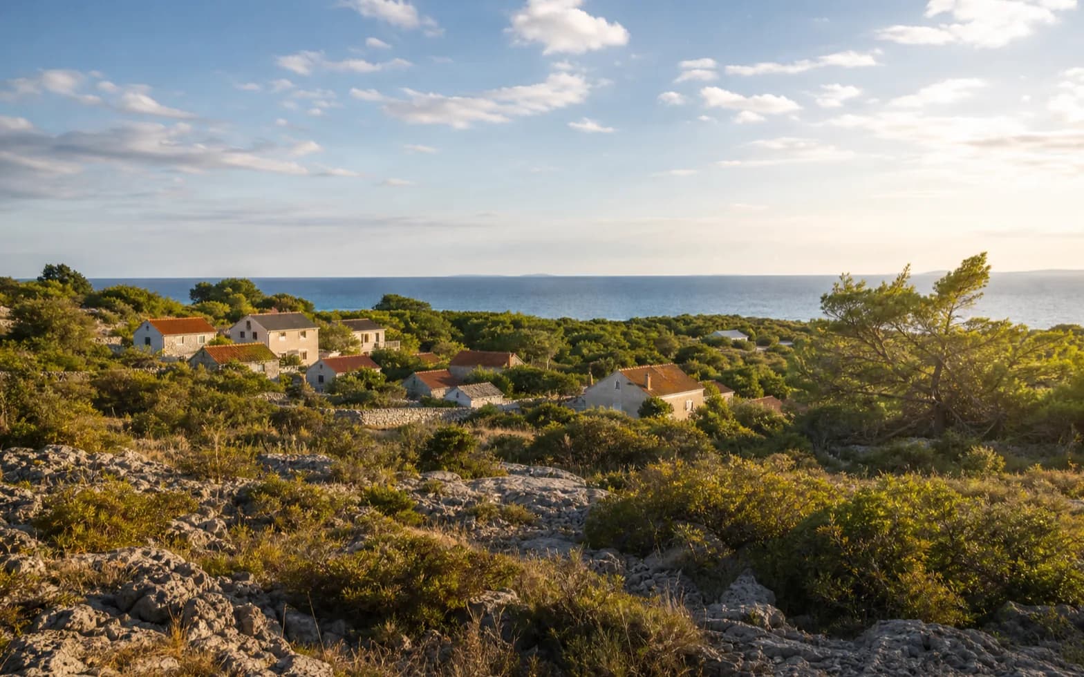 Ilustrativna fotografija za Silba, Zadar: široki pogled na otočni krajolik.