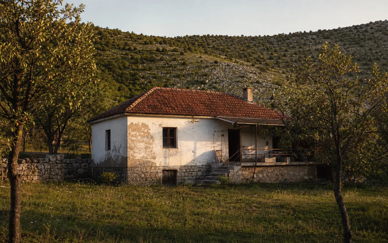 Illustrative photo for Kaldrma, Gračac: a residential exterior set within an open landscape.